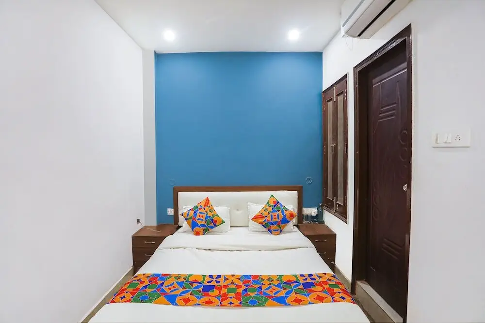 Праяградж: Fabhotel Usha Continental