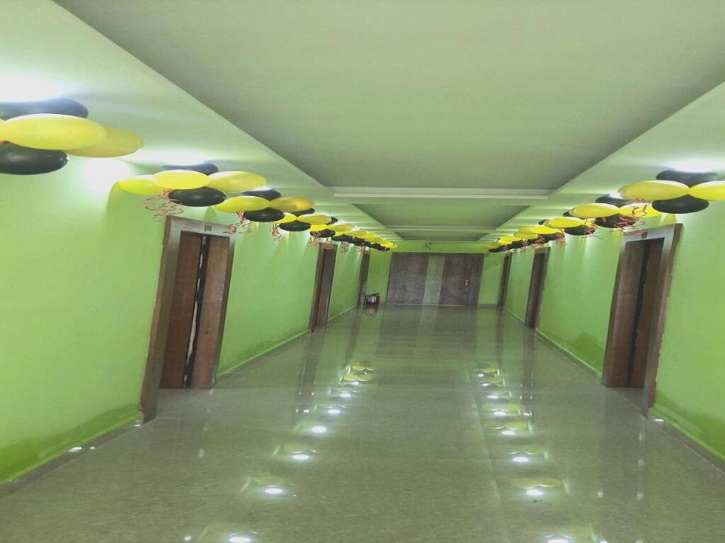Праяградж: SPOT ON 700839 Hotel Imperial Crown