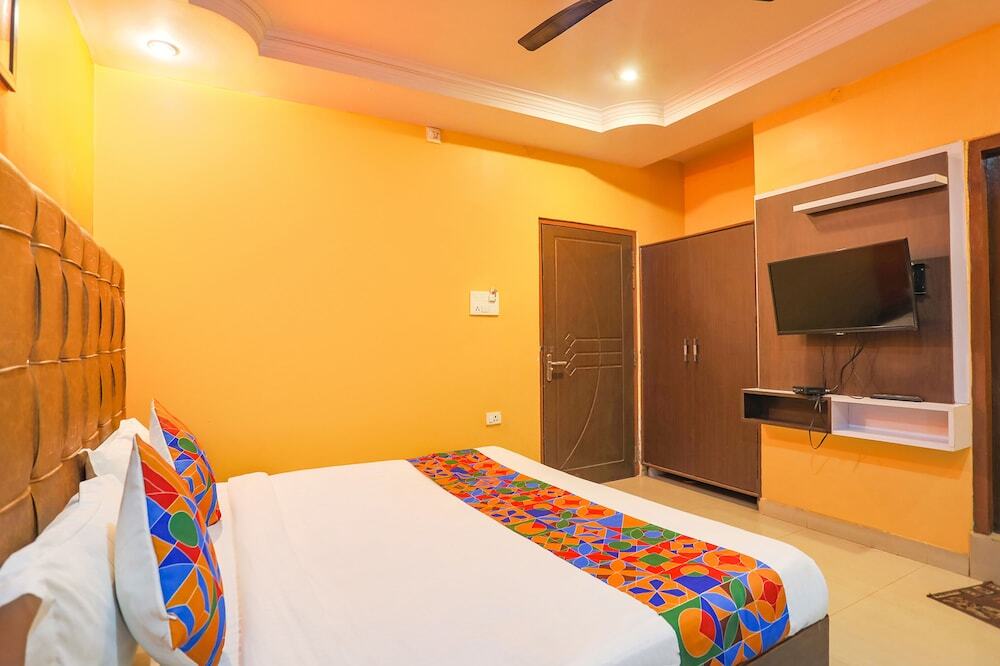 Праяградж: Fabhotel Dps International