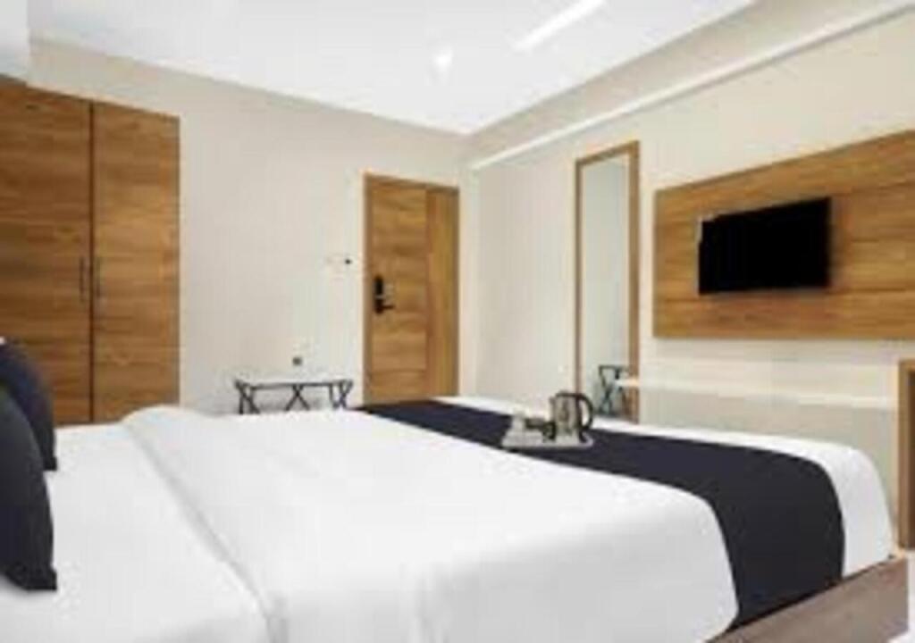 Пуна: LP Regency, Pune