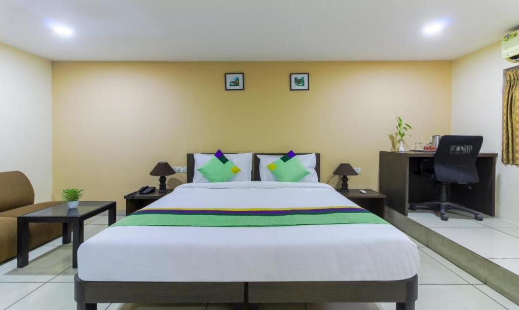 Пуна: Treebo Trend La Paradise, Pune