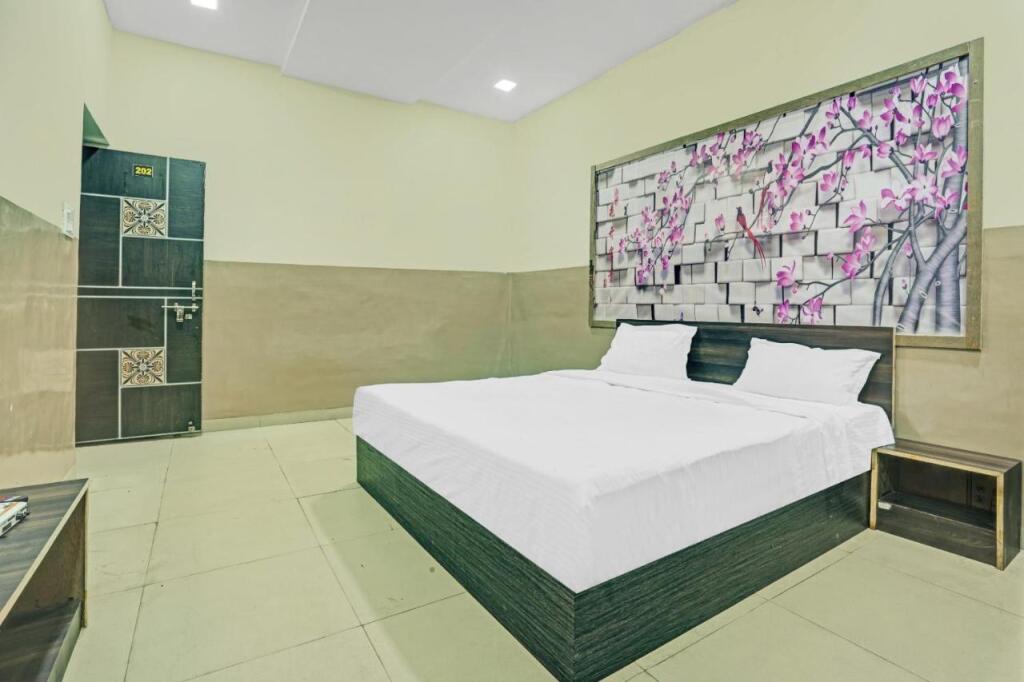 Райпур: OYO Flagship 805571 Hotel New Ss Palace.