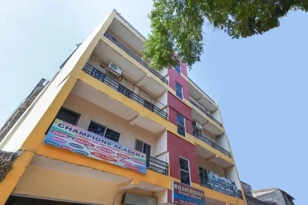 OYO Flagship 808509 Aashirwad Guest House — фото 1