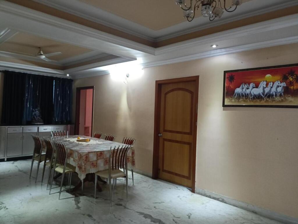 Ранчи: TRS Townhouse Inn