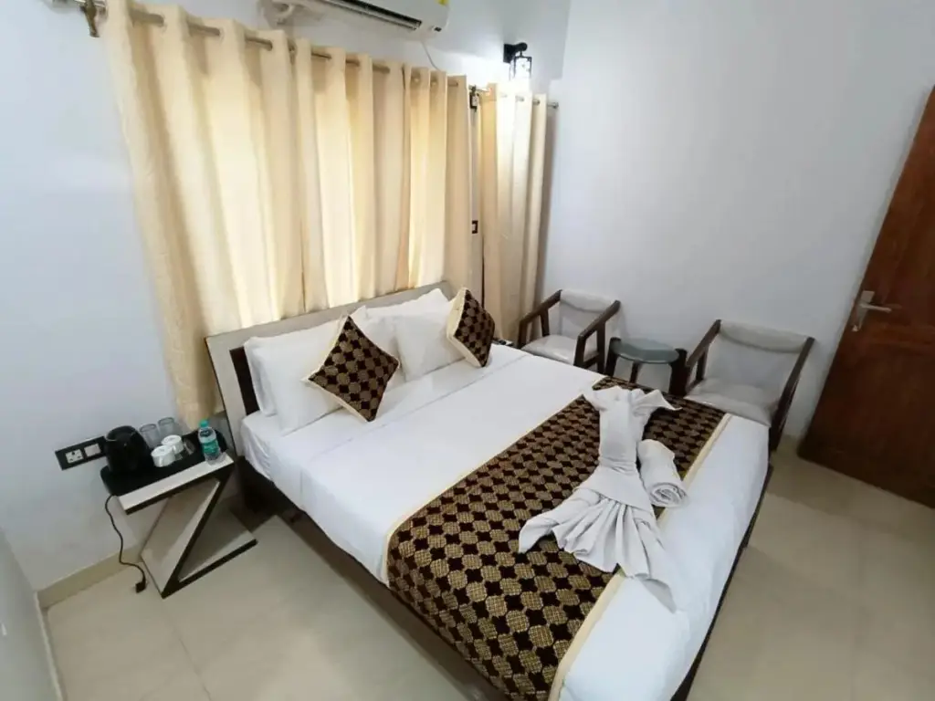 Праяградж: Hotel Aman Residency
