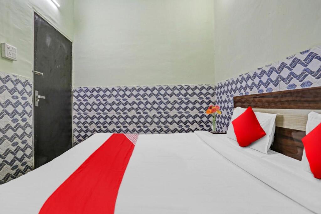 Ревари: OYO Flagship 806734 Jp Palace Hotel