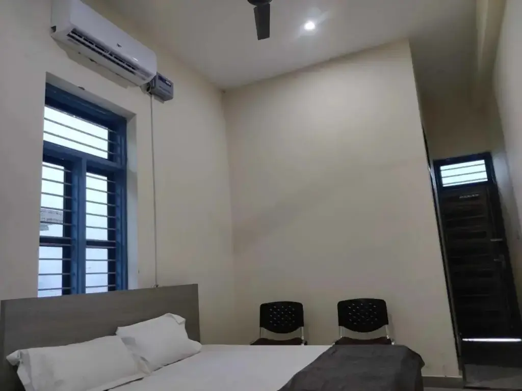 Ревари: OYO 700925 Hotel Andaaz Residnecy