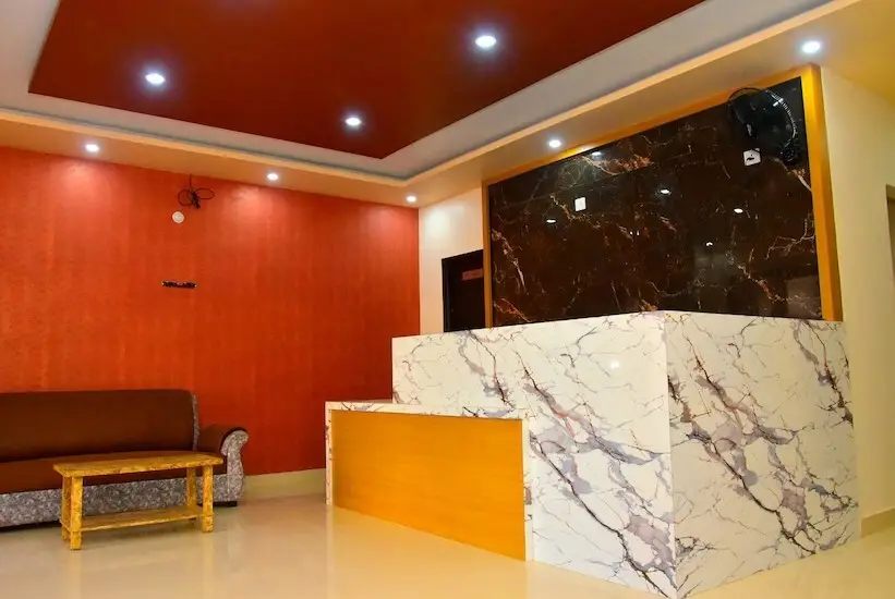 Сарнатх: Fabhotel Us Inn