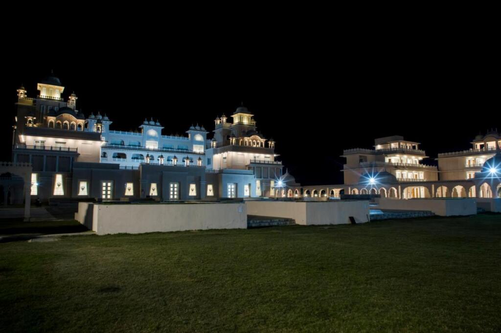 Санчи: The Utopia Resort