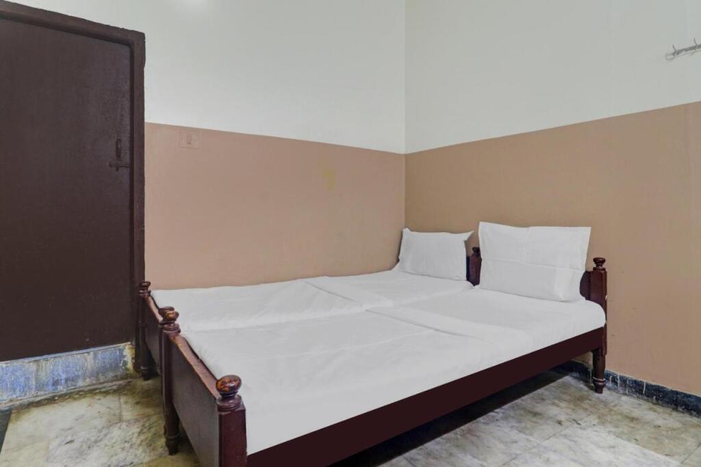 Секундерабад: SPOT ON 804524 Sri Sai Lohith Lodge