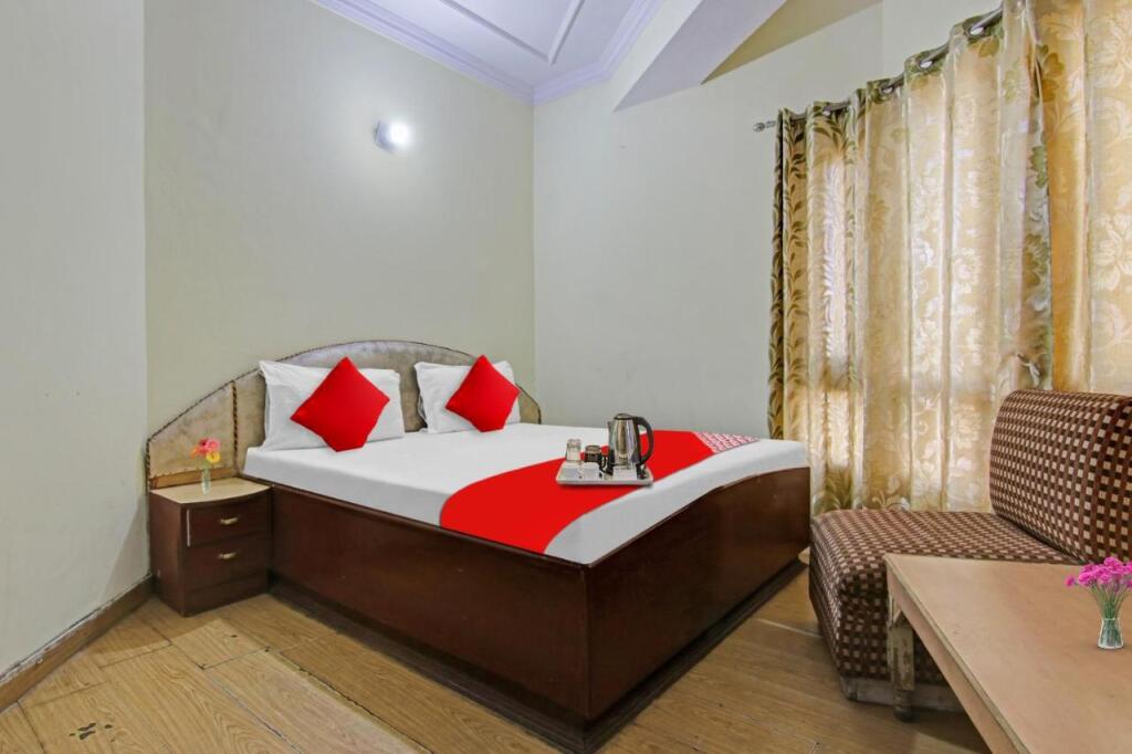 Шимла: Oyo Flagship 702571 Hotel Himani Mall Road