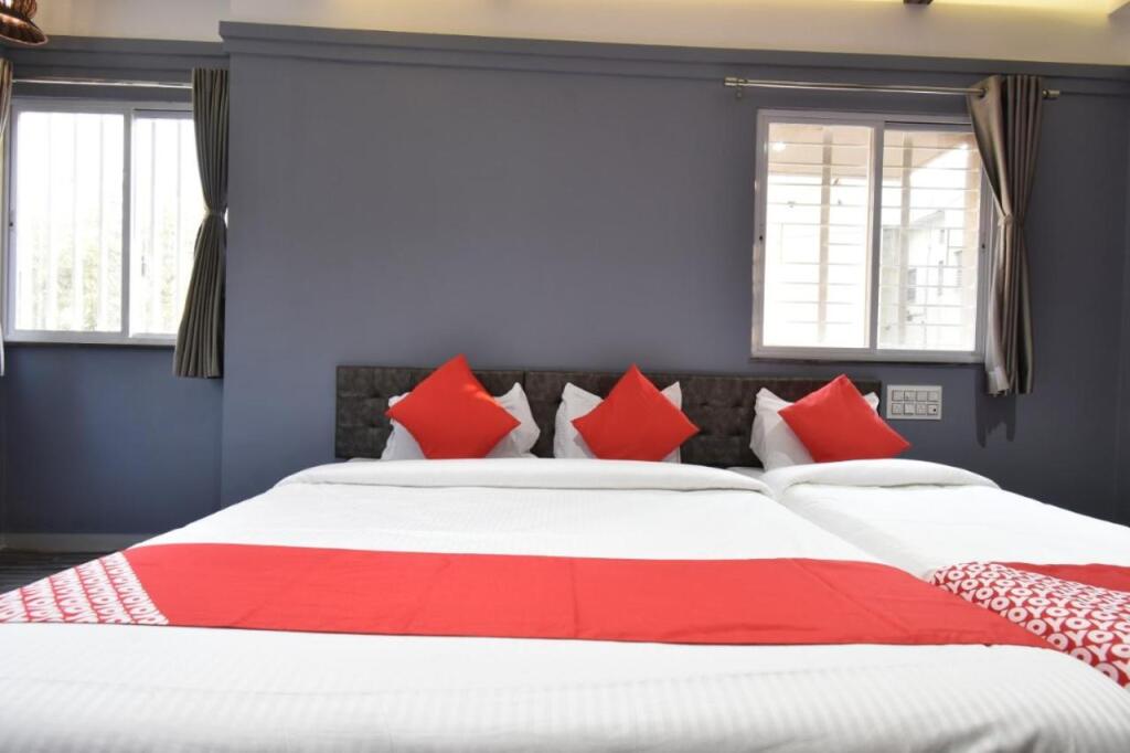 Солапур: Hotel Ashirwad, Solapur