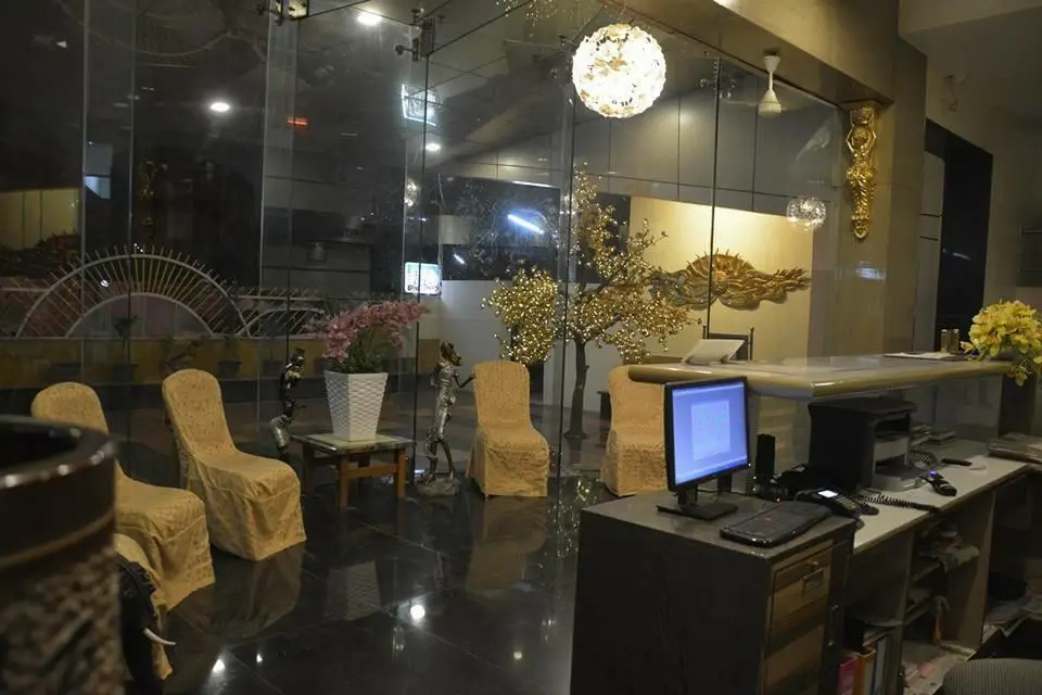 Солапур: Hotel Surya International