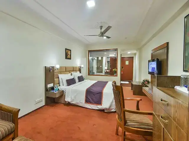 Шринагар: Batra Hotel & Residences