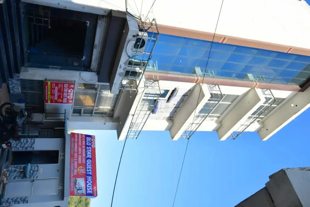 Шахджаханпур: Oyo 80546B Blu Star Guest House