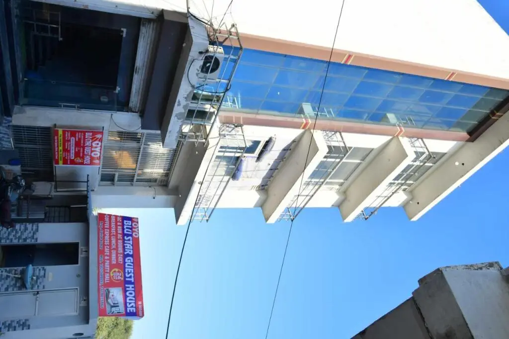 Шахджаханпур: Oyo 80546B Blu Star Guest House