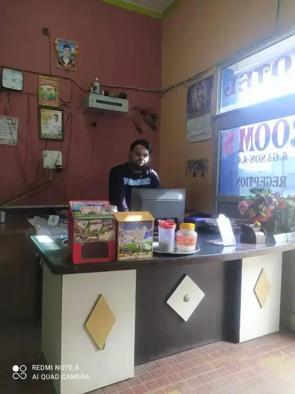 Шахджаханпур: OYO 86017 Rajasthan Hotel