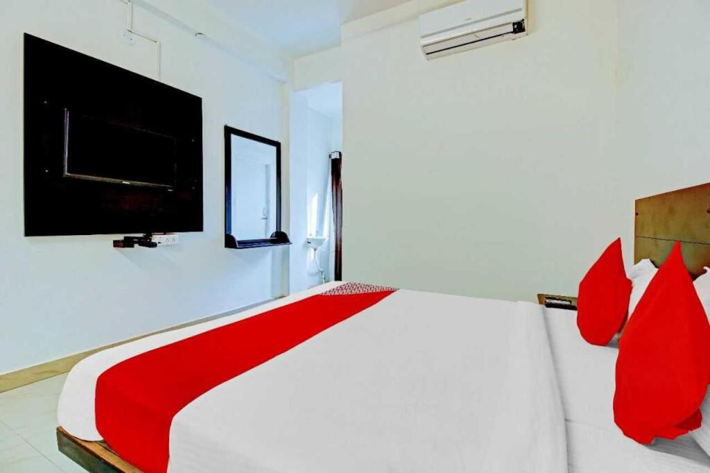 Шамшабад: Hotel Meridian Grand