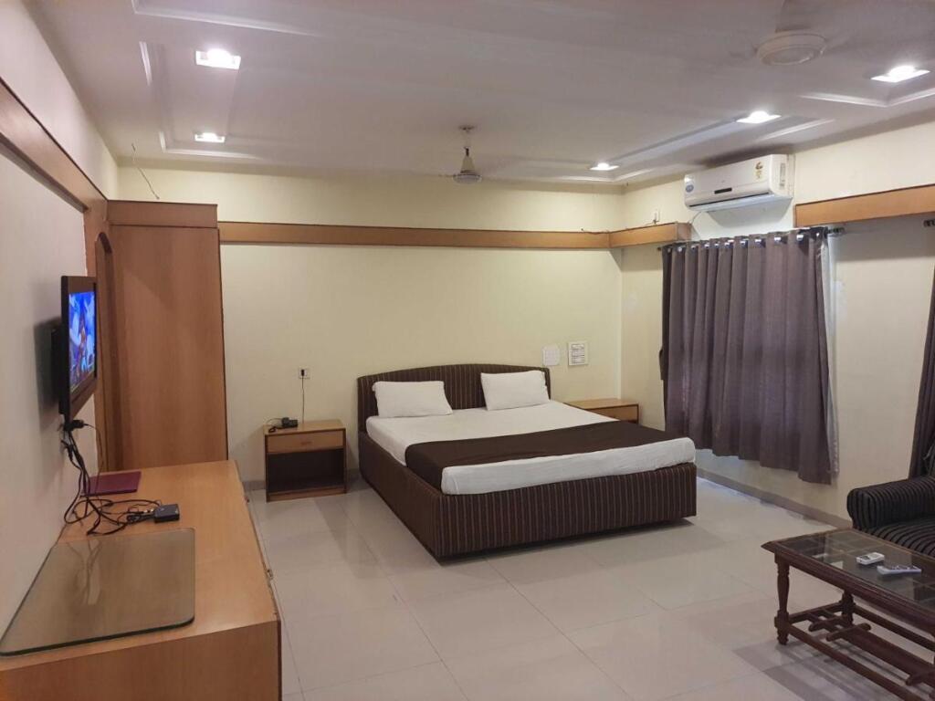 Шегаон: SPOT ON 80793G Abhay Guest House