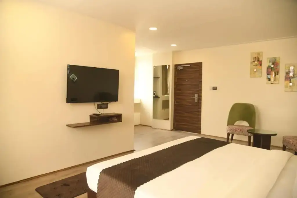 Шиллонг: Hotel Cloud Social