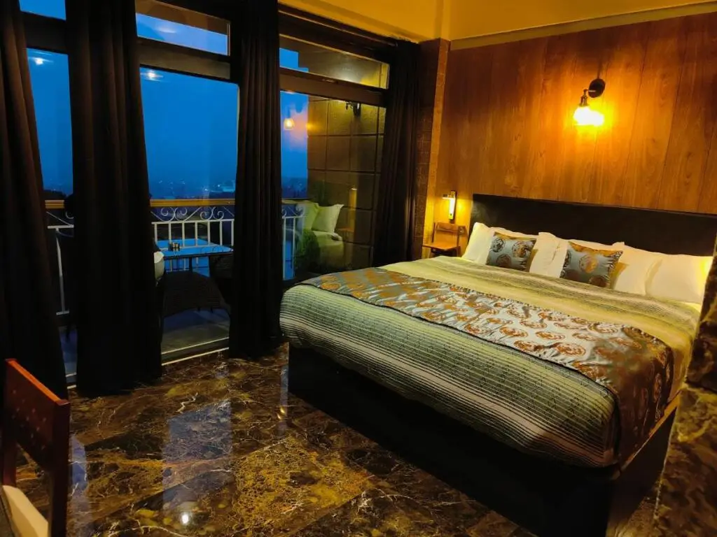 Шиллонг: Hotel Acropolis