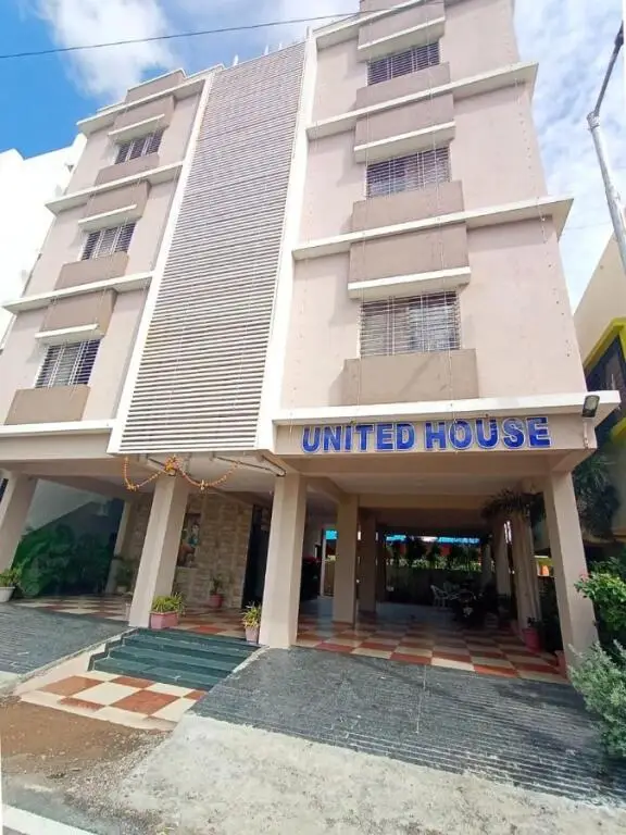 Hotel United House — фото 1