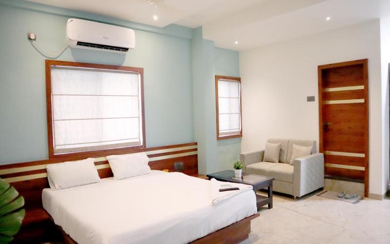 Ширди: Hotel United House