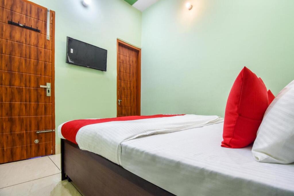 Таннасар: OYO Flagship 46369 New Vatika Guest House
