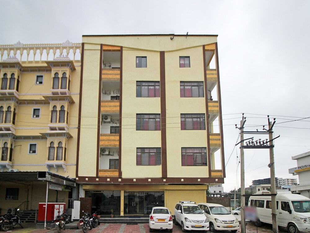 Collection O 9529 Hotel Krishna Palace — фото 1