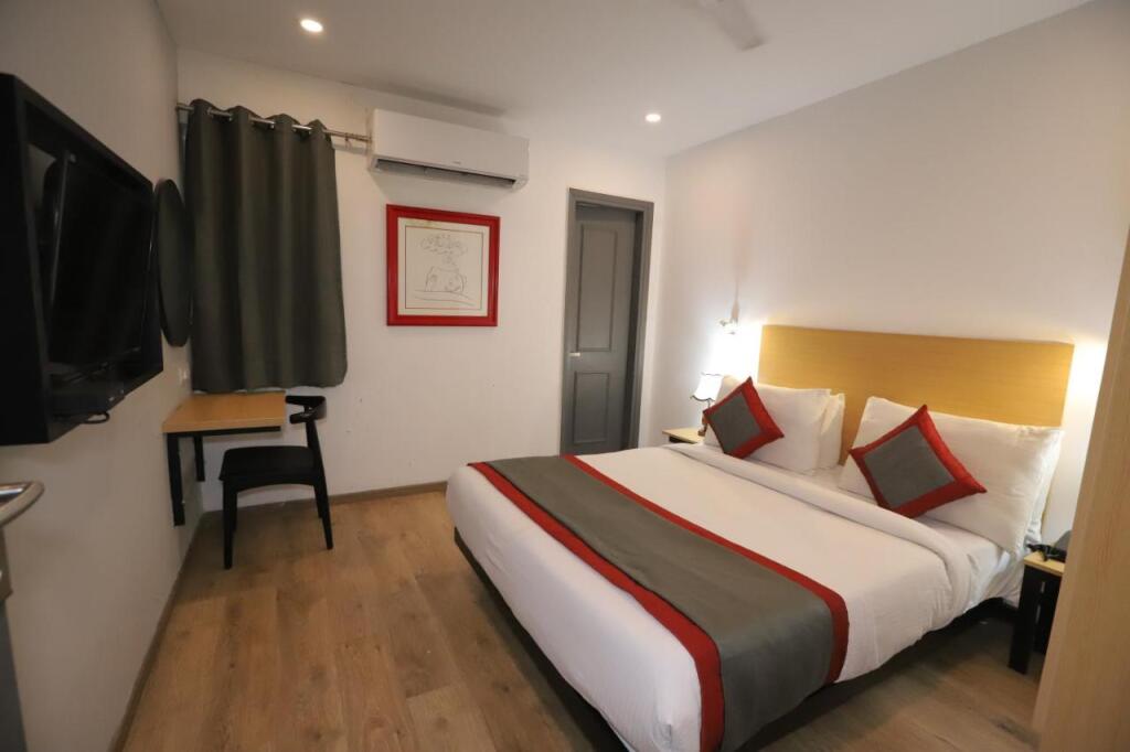 Нью-Дели: Qotel Hotel La Sarane Preet Vihar