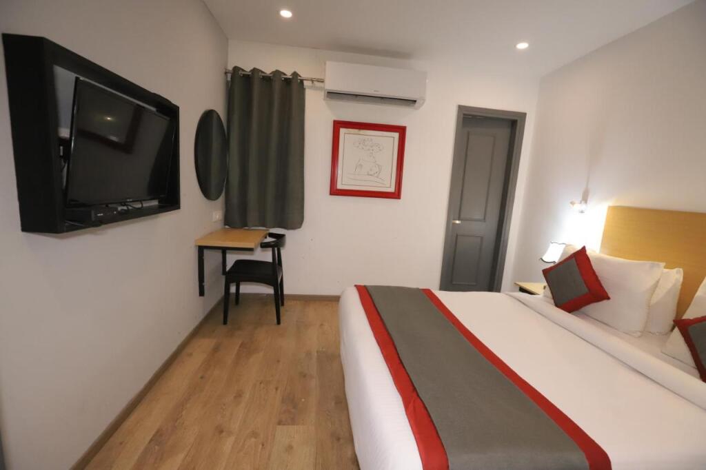 Нью-Дели: Qotel Hotel La Sarane Preet Vihar