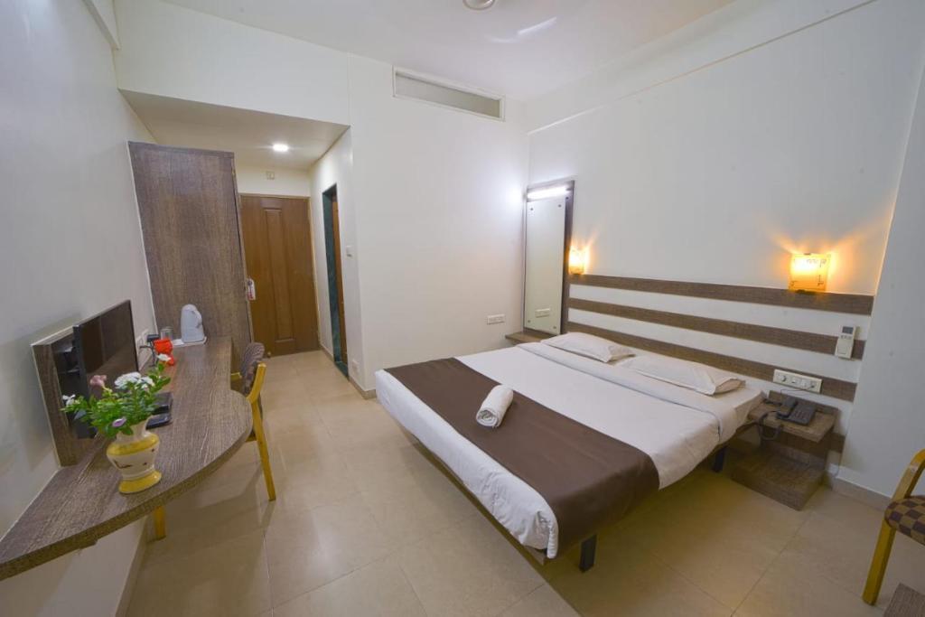 Колхапур: Hotel Orient Crown, Kolhapur