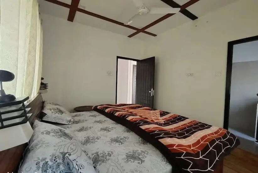 Техри: AtulyaNeer Cottage