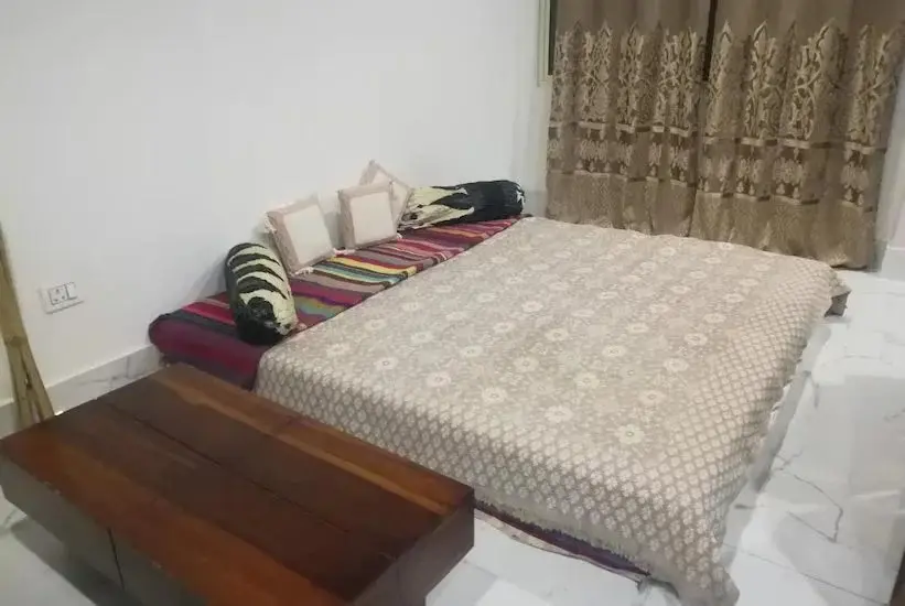 Техри: AtulyaNeer Cottage