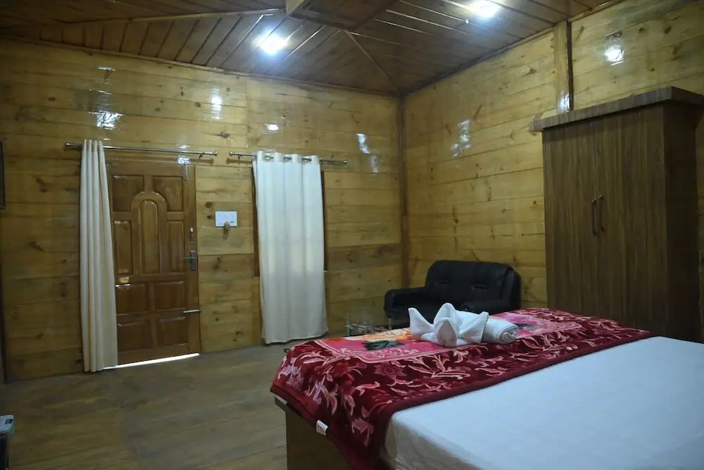 Тезпур: De Aloha Resort