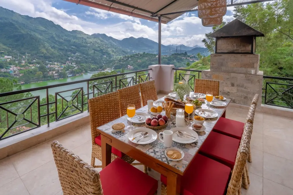 Наинитал: Shambhal House