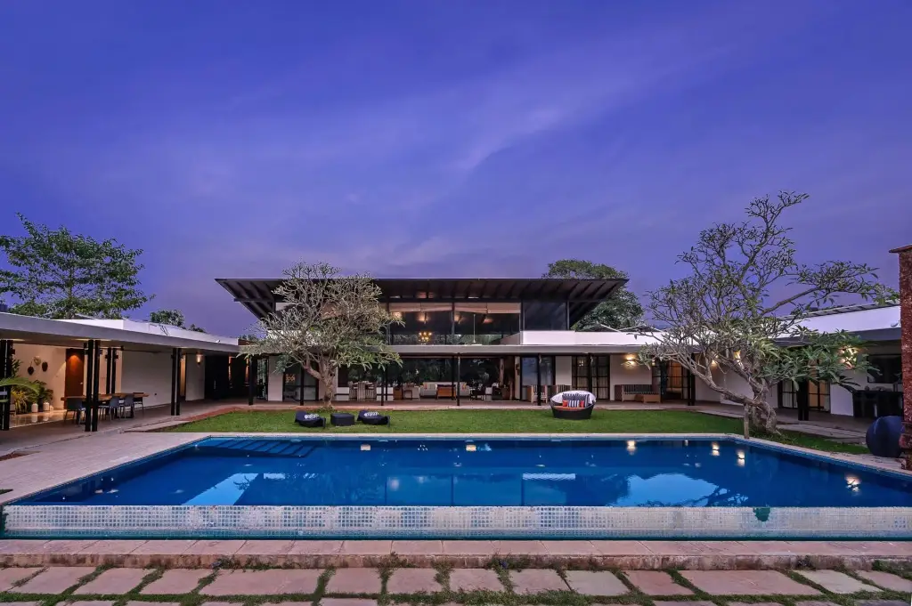 Пляж Мандва: Laterite House
