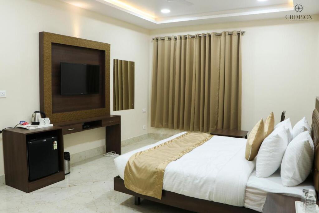 Ганганагар: Crimson Hotel & Banquets