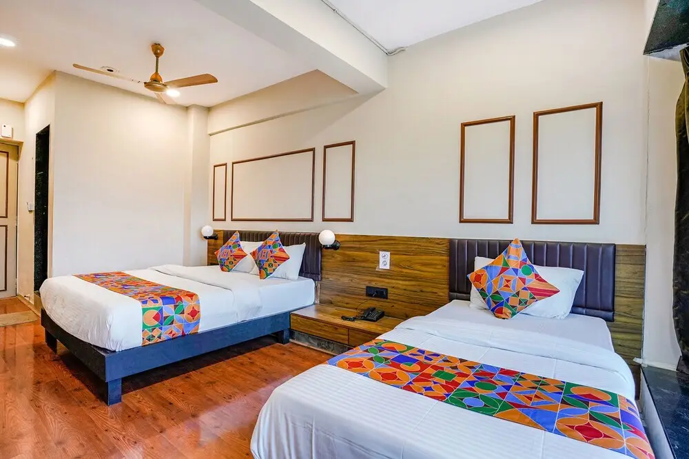 Сурат: FabHotel Crescent