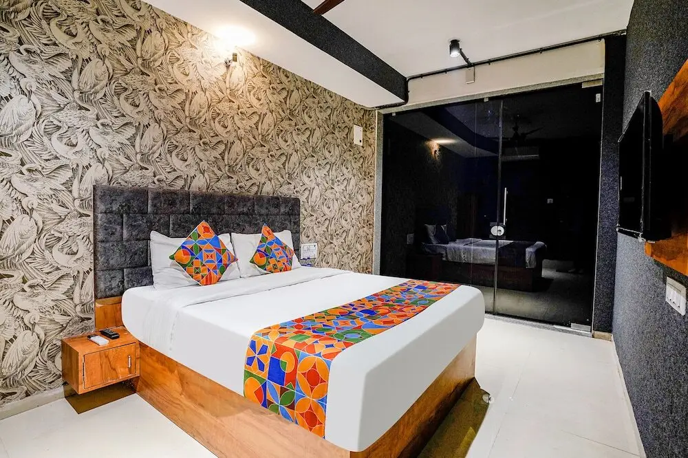 Сурат: Fabhotel The Life