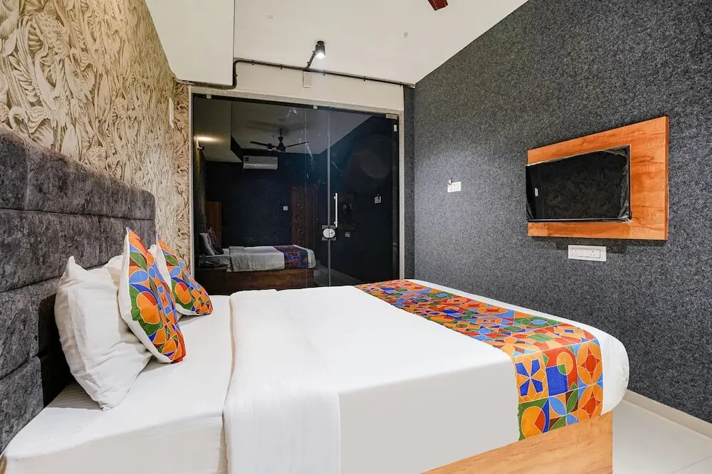 Сурат: Fabhotel The Life