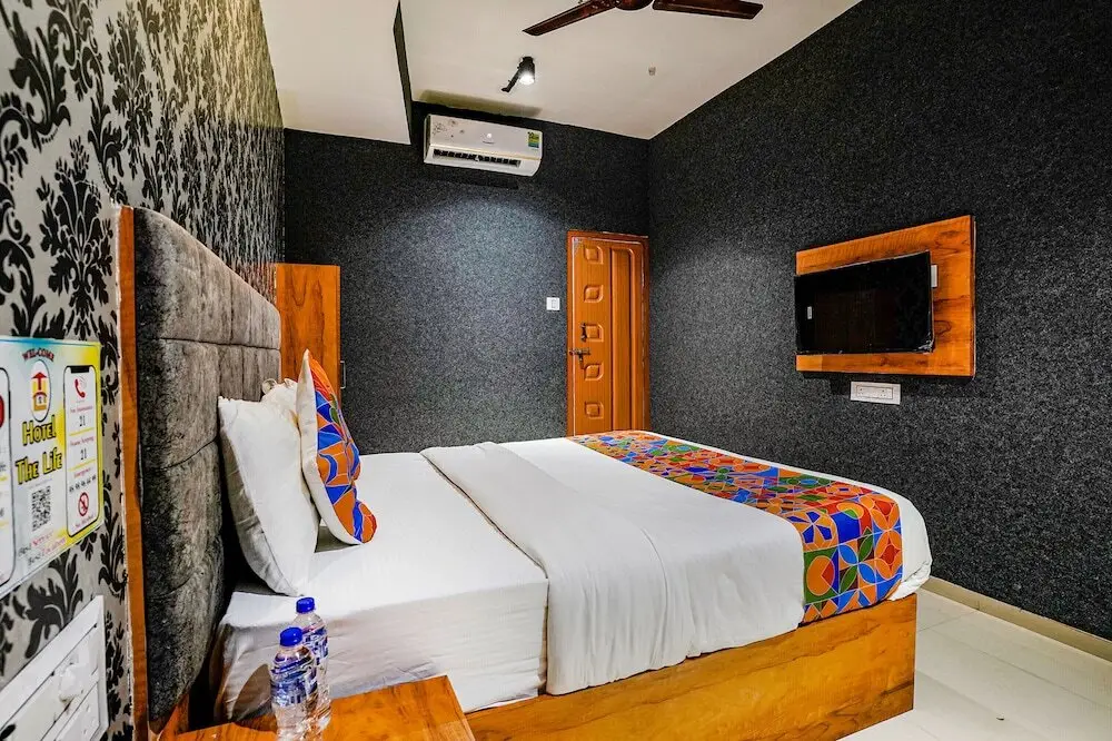 Сурат: Fabhotel The Life