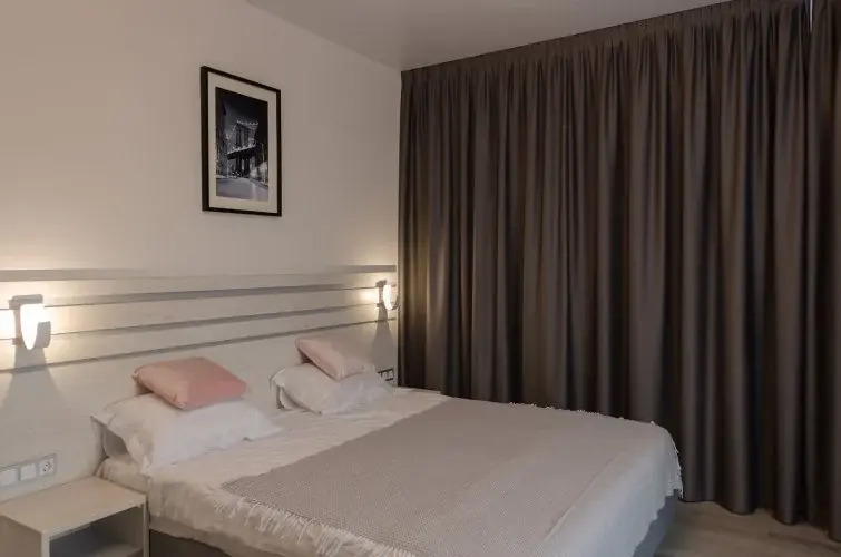 Севастополь: August Inn Guest House