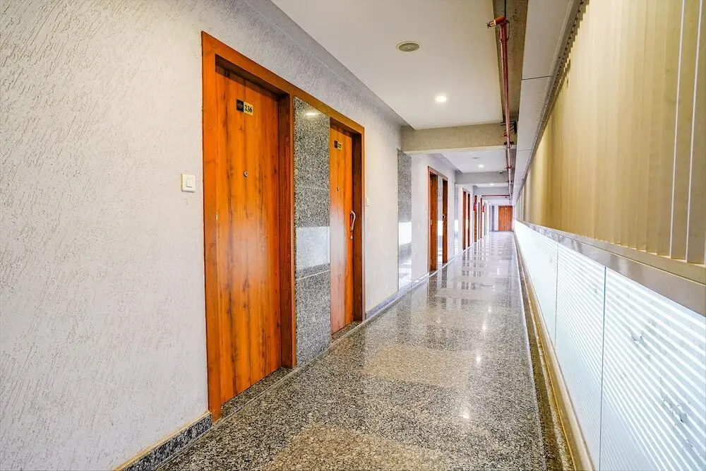 Сурат: Fabhotel La Victoria
