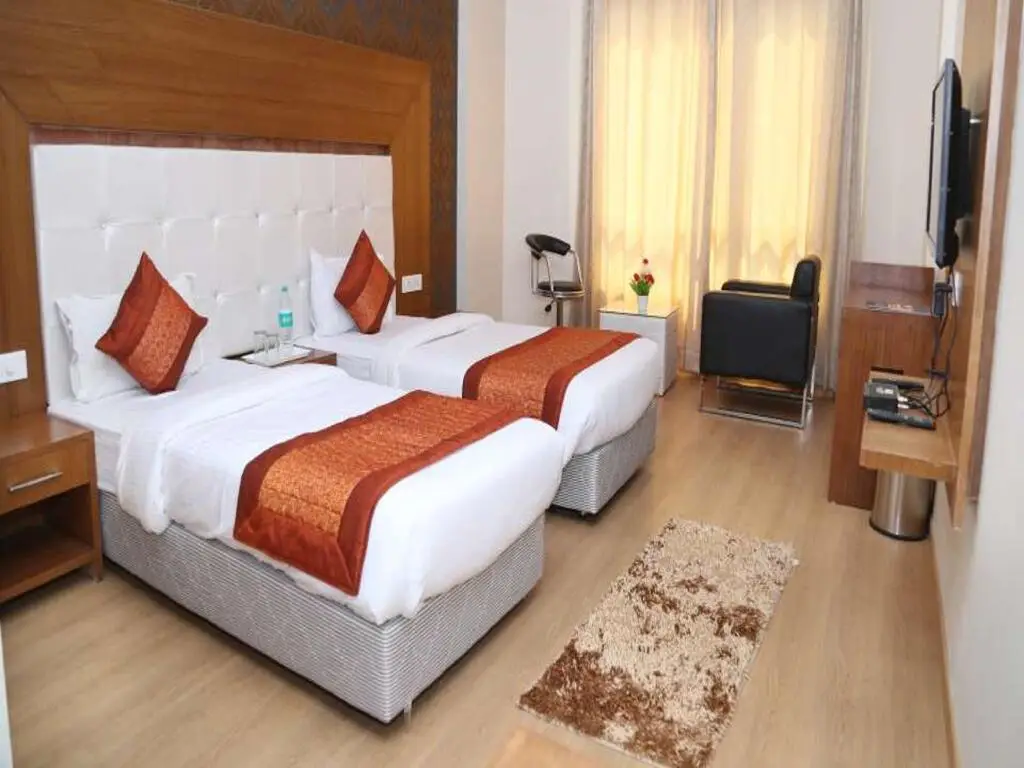 Гуруграм: mizu hotel