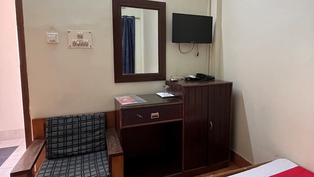Тезпур: Hotel YSM Grand