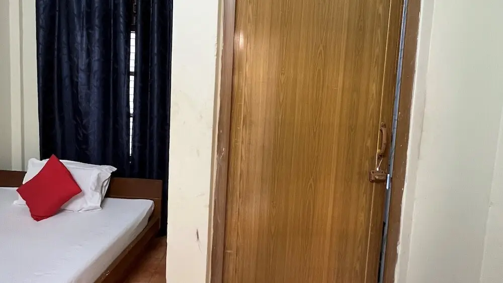 Тезпур: Hotel YSM Grand