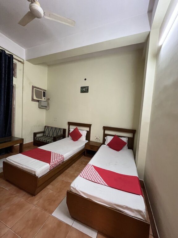 Тезпур: Hotel YSM Grand