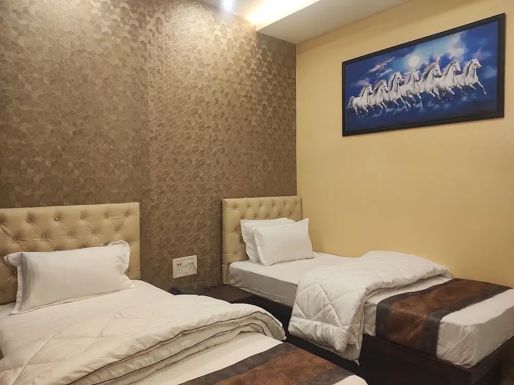 Тезпур: Hotel Friends Palace
