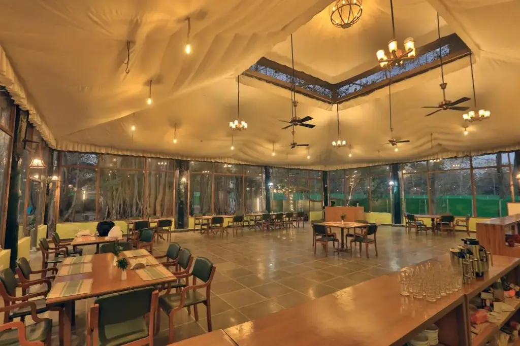 Турья: Bison Retreat - Pench